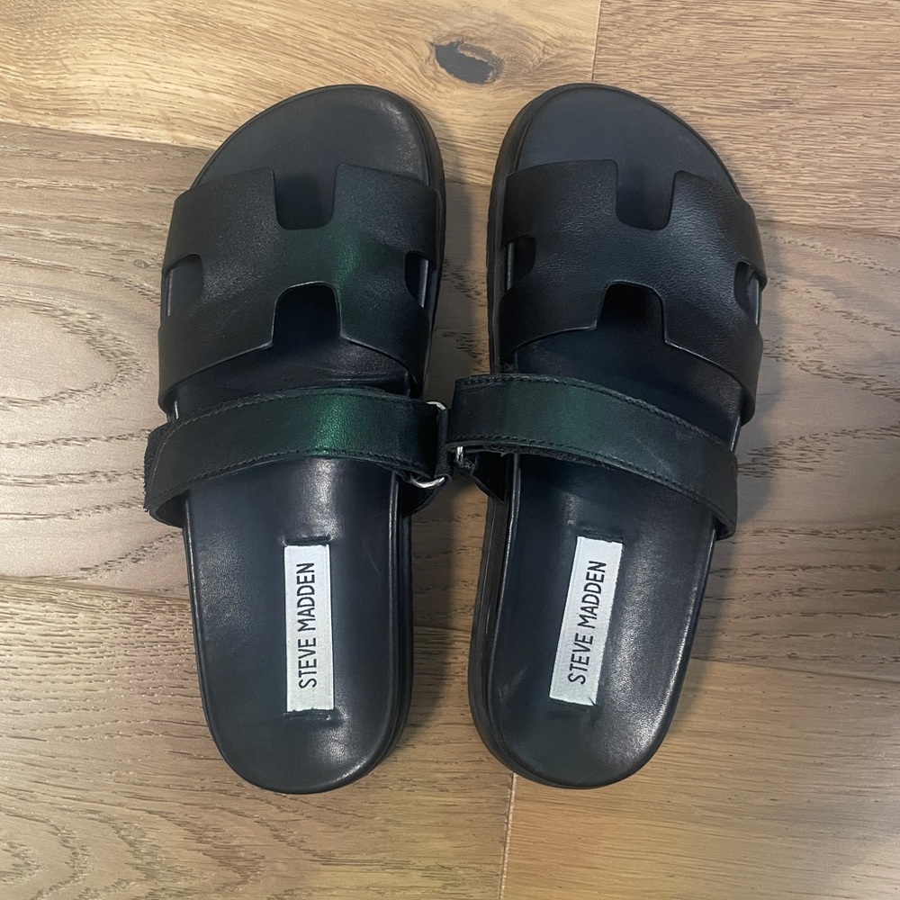 NWOT Black Steve Madden Mayven Sandals
